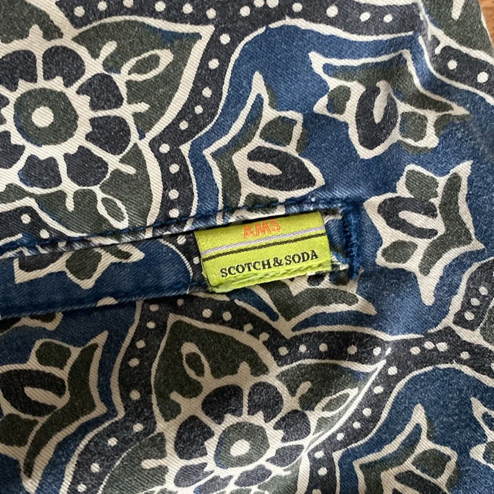 Scotch & Soda Navy Floral Patterned Shorts - Picture 6 of 8